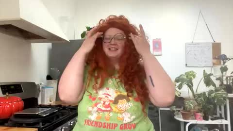 Snapshot of yungnotinnocent chatting on December 2025 07:20:02 PM Etta and N online show from December 2025 07:20:02 PM