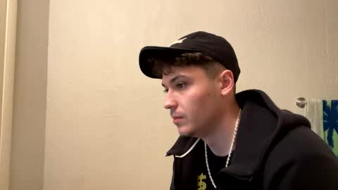 Snapshot of yungstudbev chatting on December 2024 06:19:01 AM yungstudbev online show from December 2024 06:19:01 AM