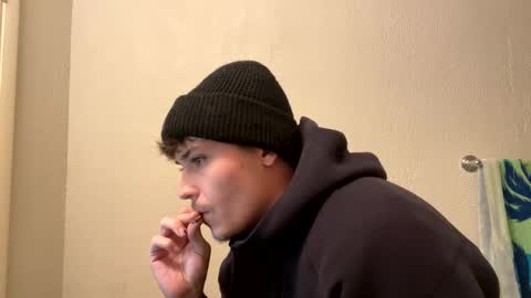 Snapshot of yungstudbev chatting on December 2024 11:20:01 PM yungstudbev online show from December 2024 11:20:01 PM