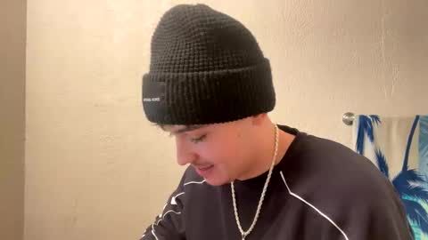 Snapshot of yungstudbev chatting on December 2024 11:33:02 PM yungstudbev online show from December 2024 11:33:02 PM