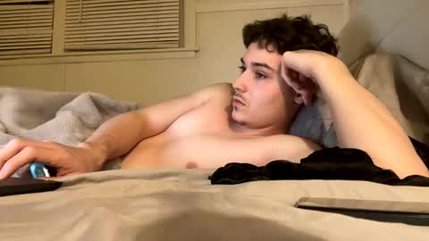 Snapshot of yungstudbev chatting on February 2025 12:32:01 AM yungstudbev online show from February 2025 12:32:01 AM