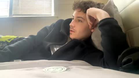 Snapshot of yungstudbev chatting on March 2025 07:38:01 PM yungstudbev online show from March 2025 07:38:01 PM