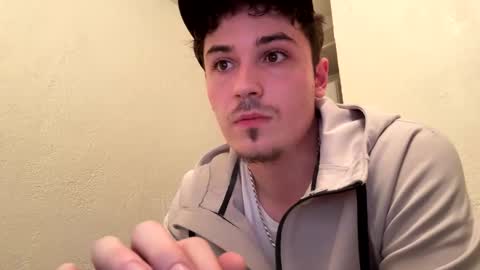 Snapshot of yungstudbev chatting on September 2025 03:42:02 AM yungstudbev online show from September 2025 03:42:02 AM