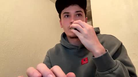 Snapshot of yungstudbev chatting on September 2025 03:10:02 AM yungstudbev online show from September 2025 03:10:02 AM