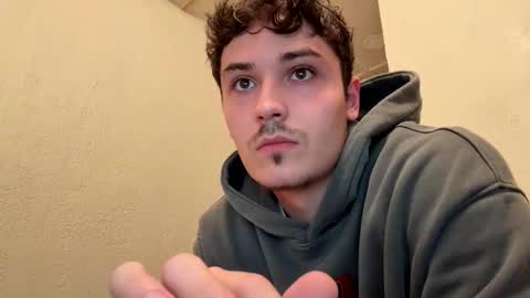 Snapshot of yungstudbev chatting on October 2025 01:36:02 AM yungstudbev online show from October 2025 01:36:02 AM