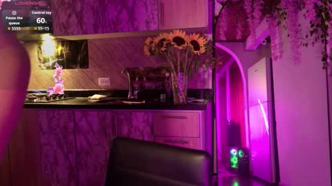 Snapshot of yuri_stars chatting on March 2026 05:33:02 AM Yuri Stars online show from March 2026 05:33:02 AM