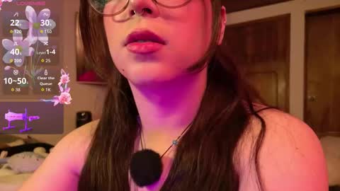 Snapshot of yuri_stars chatting on March 2026 08:26:33 AM Yuri Stars online show from March 2026 08:26:33 AM