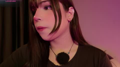 Snapshot of yuri_stars chatting on April 2026 12:49:02 AM Yuri Stars online show from April 2026 12:49:02 AM