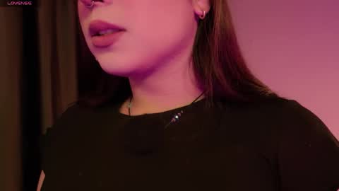 Snapshot of yuri_stars chatting on April 2026 09:04:01 PM Yuri Stars online show from April 2026 09:04:01 PM