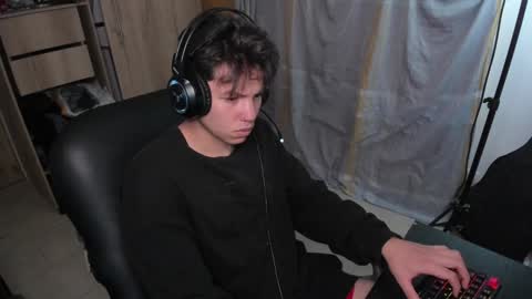 Snapshot of yurii_moody chatting on December 2024 02:25:02 AM yurii_moody online show from December 2024 02:25:02 AM