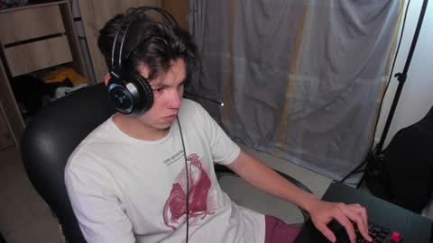 Snapshot of yurii_moody chatting on December 2024 02:02:02 AM yurii_moody online show from December 2024 02:02:02 AM