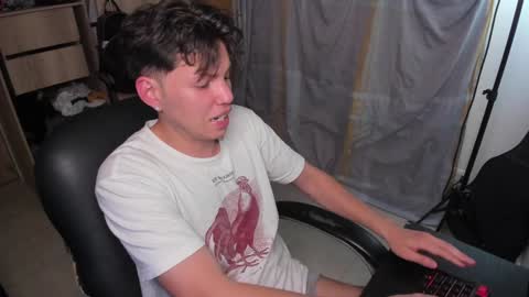 Snapshot of yurii_moody chatting on December 2024 02:53:01 AM yurii_moody online show from December 2024 02:53:01 AM