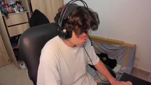 Snapshot of yurii_moody chatting on November 2025 07:32:02 PM yurii_moody online show from November 2025 07:32:02 PM