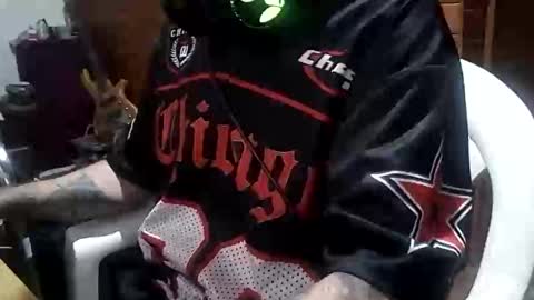 Snapshot of yuumis chatting on April 2026 05:10:02 AM Yuumi online show from April 2026 05:10:02 AM