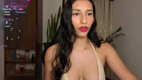 Snapshot of yuziidreams chatting on April 2026 02:00:01 AM yuzii Im new to these pages so I hope you guys are kind to me. online show from April 2026 02:00:01 AM