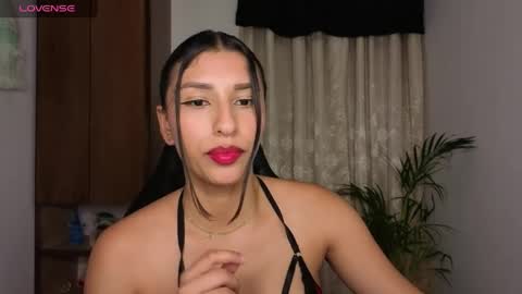 Snapshot of yuziidreams chatting on April 2026 02:50:02 AM yuzii Im new to these pages so I hope you guys are kind to me. online show from April 2026 02:50:02 AM