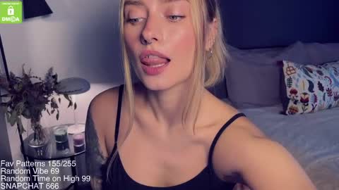 Snapshot of yvie_ chatting on February 2025 07:34:02 AM The Queen Bitch of the United Kingdom online show from February 2025 07:34:02 AM