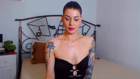 I V Y   online show from January 2025 08:54:01 PM