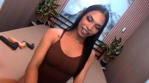 Snapshot of yvonnellvs chatting on February 2026 09:25:02 PM yvonnellvs online show from February 2026 09:25:02 PM