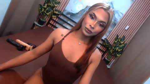 Snapshot of yvonnellvs chatting on March 2026 07:07:02 PM yvonnellvs online show from March 2026 07:07:02 PM