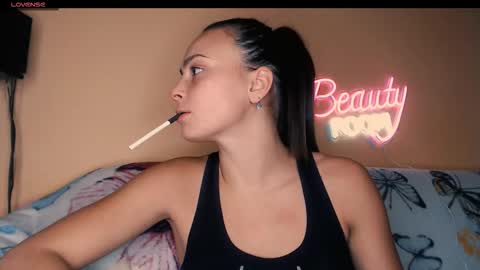 yzza_suave online show from November 2025 02:06:01 PM