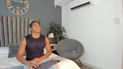 zac online show from October 2025 07:31:01 PM