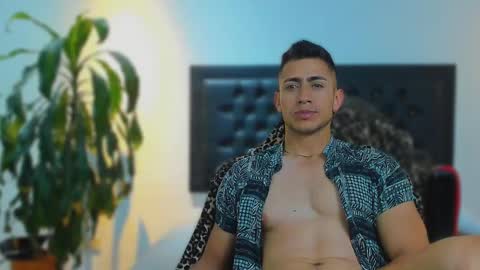 zachpri20 online show from October 2025 08:12:01 AM