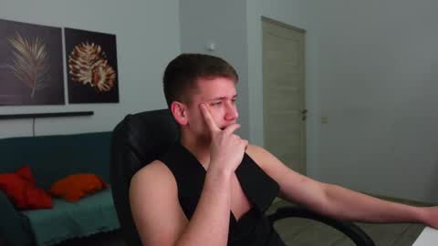 Snapshot of zack_gillian chatting on April 2026 07:39:01 PM ZACK GILLIAN online show from April 2026 07:39:01 PM