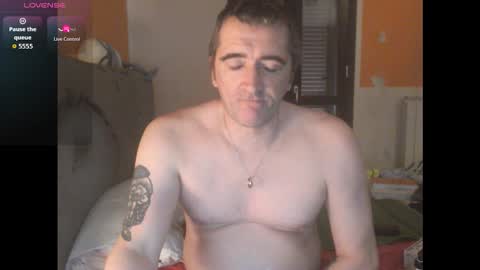 Snapshot of zackhot31 chatting on October 2025 10:49:02 AM Ivan online show from October 2025 10:49:02 AM