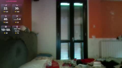 Snapshot of zackhot31 chatting on October 2025 09:43:02 AM Ivan online show from October 2025 09:43:02 AM