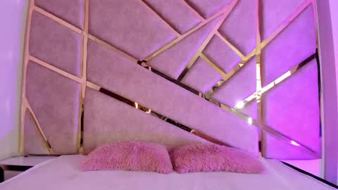 Snapshot of zafiro_claire chatting on November 2025 05:37:01 PM Claire online show from November 2025 05:37:01 PM