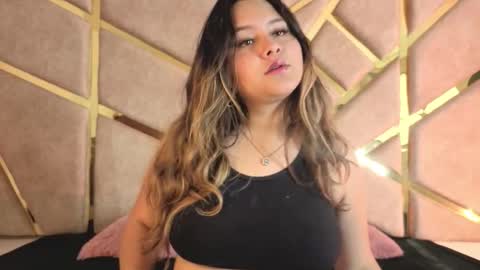 Snapshot of zafiro_claire chatting on December 2025 07:53:01 PM Claire online show from December 2025 07:53:01 PM