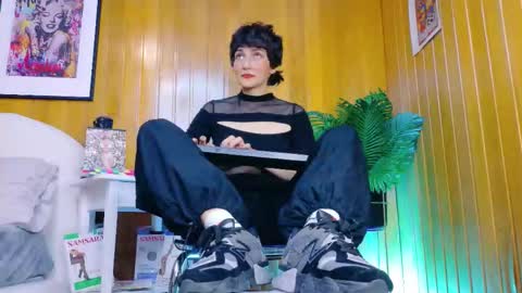 Karina  online show from November 2025 07:45:02 PM