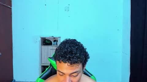 Snapshot of zafirocum chatting on March 2026 10:10:01 AM BiG Zafiro online show from March 2026 10:10:01 AM