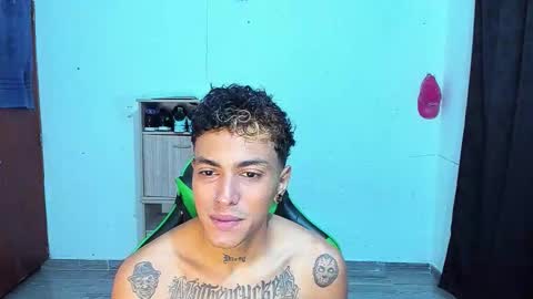 Snapshot of zafirocum chatting on March 2026 12:10:02 PM BiG Zafiro online show from March 2026 12:10:02 PM