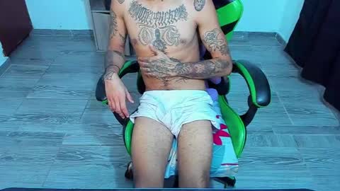 Snapshot of zafirocum chatting on April 2026 01:41:01 PM BiG Zafiro online show from April 2026 01:41:01 PM