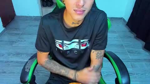 Snapshot of zafirocum chatting on April 2026 12:13:01 PM BiG Zafiro online show from April 2026 12:13:01 PM