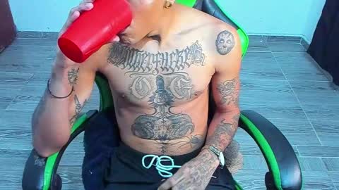 Snapshot of zafirocum chatting on April 2026 11:25:02 AM BiG Zafiro online show from April 2026 11:25:02 AM