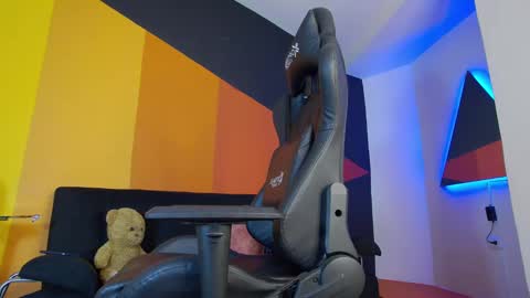 Snapshot of zaid_lion chatting on February 2025 12:16:02 PM Zaid Mendoza online show from February 2025 12:16:02 PM