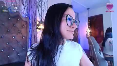 Snapshot of zami_escobar_of chatting on December 2025 05:51:01 PM online show from December 2025 05:51:01 PM