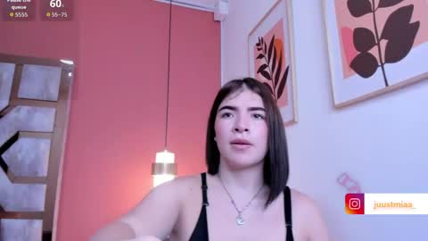 Snapshot of zamira_taylor chatting on May 2026 04:06:01 AM zamira_taylor online show from May 2026 04:06:01 AM
