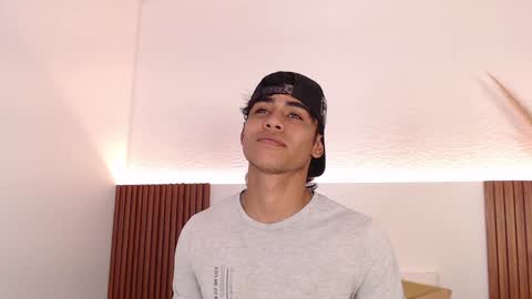 Zander online show from December 2024 06:11:01 PM