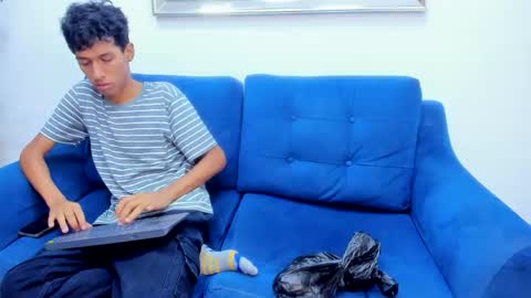 Snapshot of zane_belville chatting on May 2026 11:29:02 AM Zane Belville online show from May 2026 11:29:02 AM