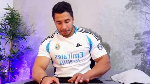 zanemaverick online show from November 2025 12:04:02 PM