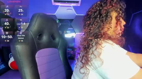 Snapshot of zara_holly_ chatting on May 2026 07:18:01 PM Zara online show from May 2026 07:18:01 PM