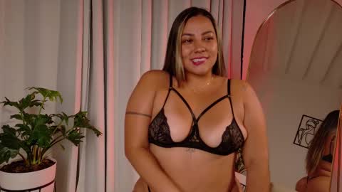 Snapshot of zara_nova chatting on February 2026 02:08:01 AM Zara Nova online show from February 2026 02:08:01 AM