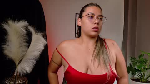 Snapshot of zara_nova chatting on April 2026 05:37:01 PM Zara Nova online show from April 2026 05:37:01 PM