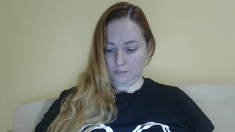 Snapshot of zara_red chatting on April 2026 08:42:02 AM Kate. if im not here im here foxy red333 online show from April 2026 08:42:02 AM