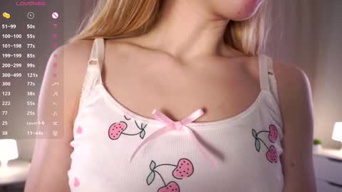 Snapshot of zara_shine chatting on November 2025 07:23:02 PM Criss online show from November 2025 07:23:02 PM