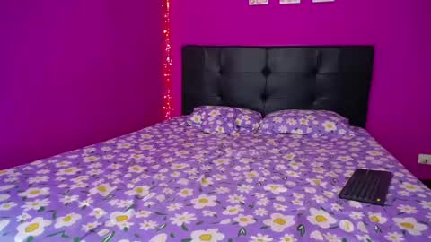 Snapshot of zara_tattoox chatting on December 2024 12:51:02 PM ZARA ANYELINA online show from December 2024 12:51:02 PM